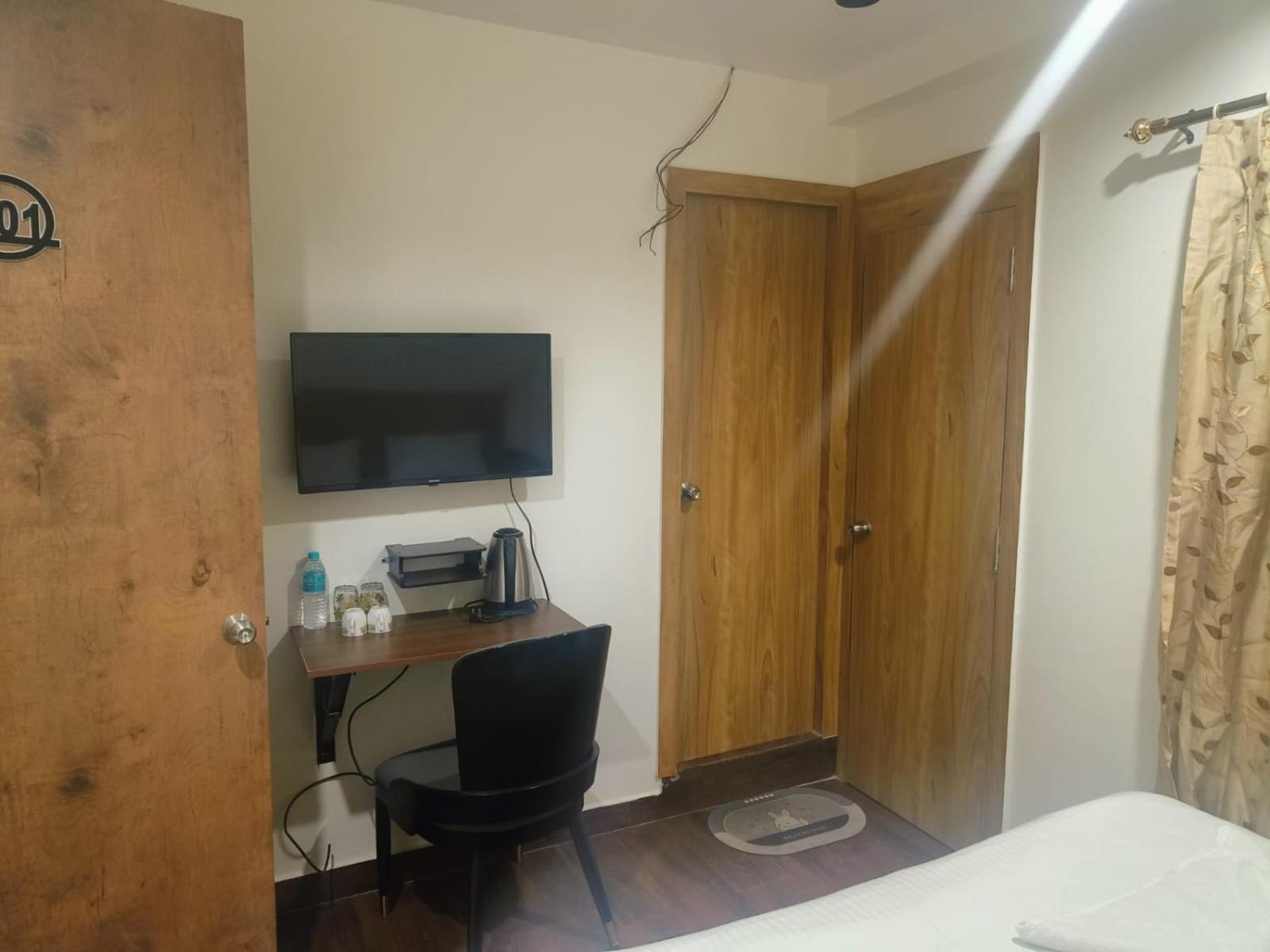 Hotel Abode Шиллонг Экстерьер фото
