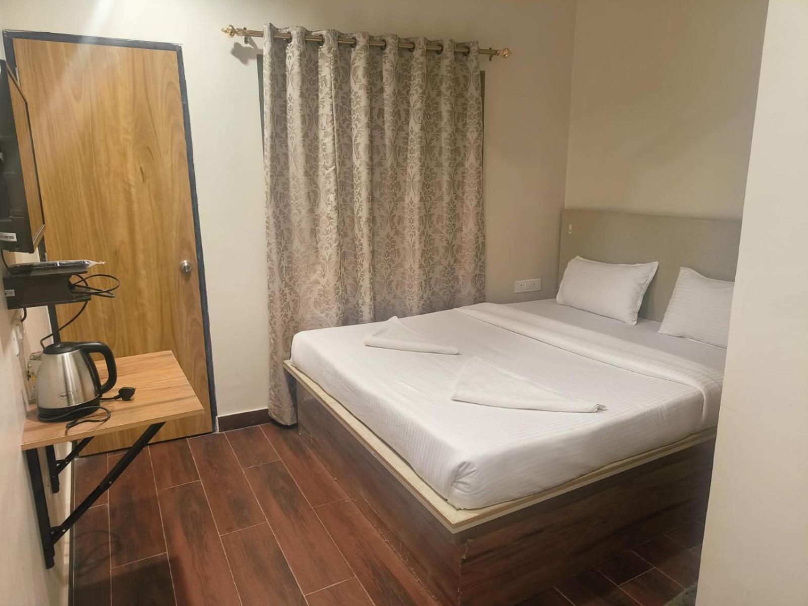 Hotel Abode Шиллонг Экстерьер фото