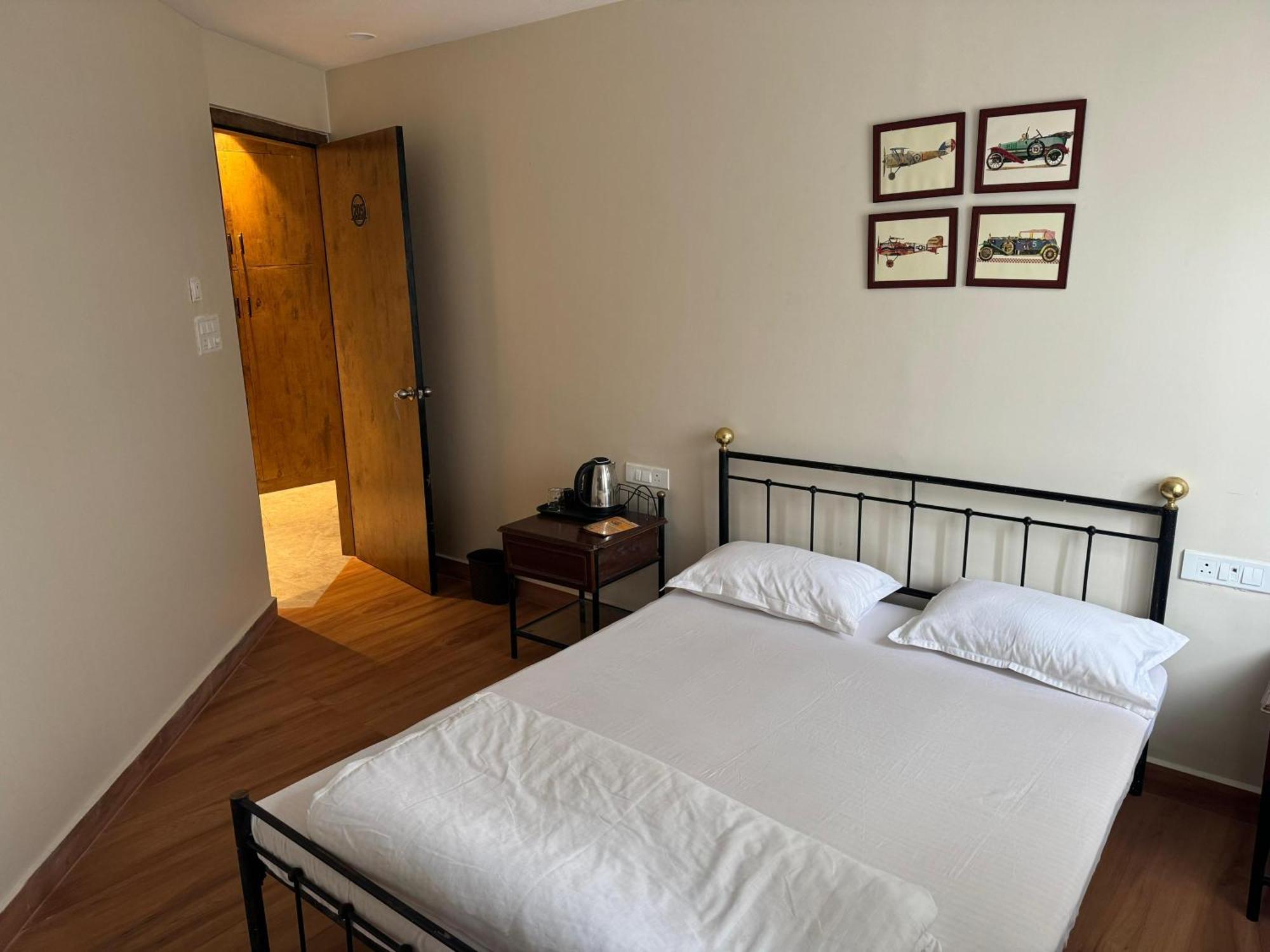 Hotel Abode Шиллонг Экстерьер фото